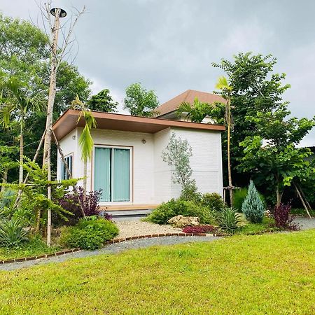Homdoiintr Farmstay ฮ่อมดอยอินทร์ ฟาร์มสเตย์ Ban Huai Kaeo Bagian luar foto