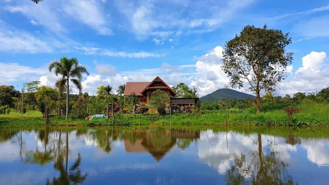 Homdoiintr Farmstay ฮ่อมดอยอินทร์ ฟาร์มสเตย์ Ban Huai Kaeo Bagian luar foto