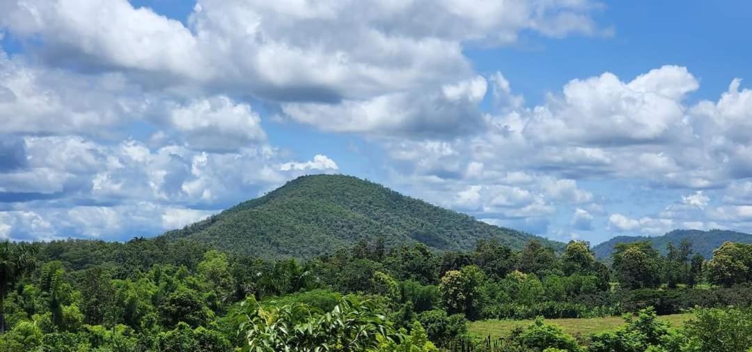 Homdoiintr Farmstay ฮ่อมดอยอินทร์ ฟาร์มสเตย์ Ban Huai Kaeo Bagian luar foto